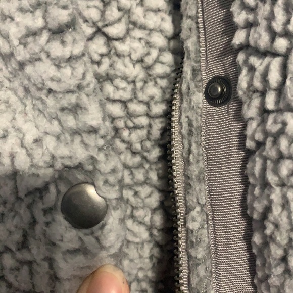 Women’s Small Sherpa Vest - Picture 4 of 5